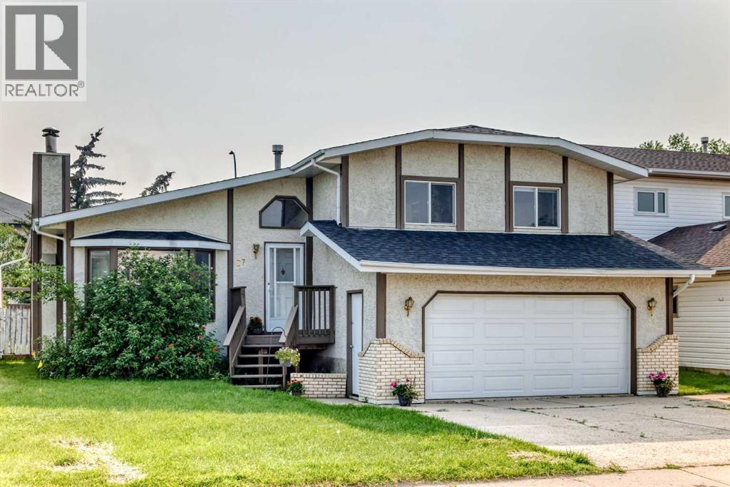 Listing photo – 37 Kennings Crescent, Red Deer