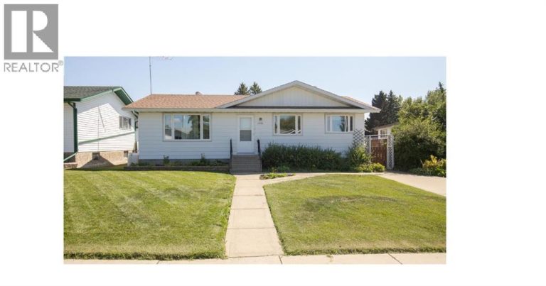 Listing photo – 3706 51 Avenue, Innisfail