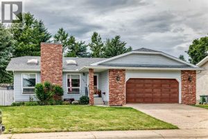 Listing photo – 5812 60 Street, Ponoka