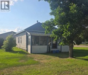 Listing photo – 5033 49A Street, Sedgewick