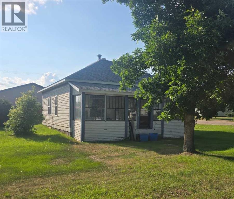 Listing photo – 5033 49A Street, Sedgewick