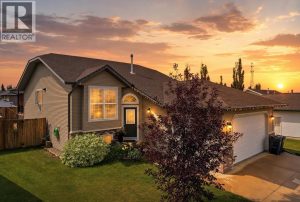 Listing photo – 51 Fern Glade Crescent, Sylvan Lake