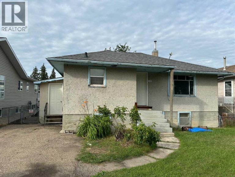 Listing photo – 5010 44 Avenue, Ponoka