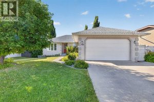 Listing photo – 223 10 Avenue NE, Sundre