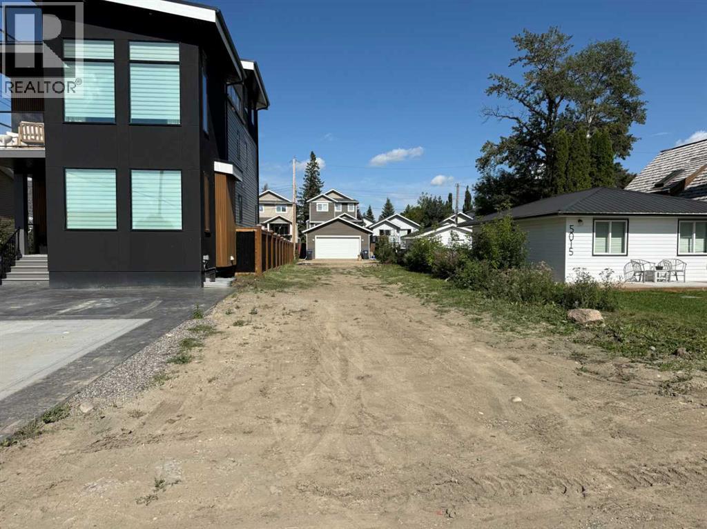 Listing photo – 5017 42 Street, Sylvan Lake