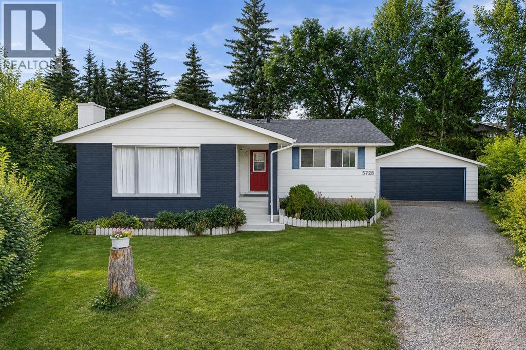 Listing photo – 5728 51 Avenue, Ponoka