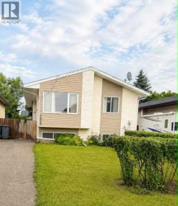 Listing photo – 3905 52 Avenue, Ponoka