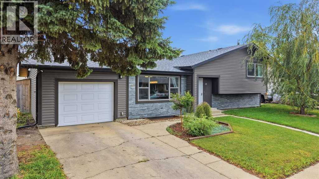 Listing photo – 49 Macfarlane Avenue, Red Deer