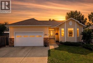 Listing photo – 4203 41 Street Close, Ponoka