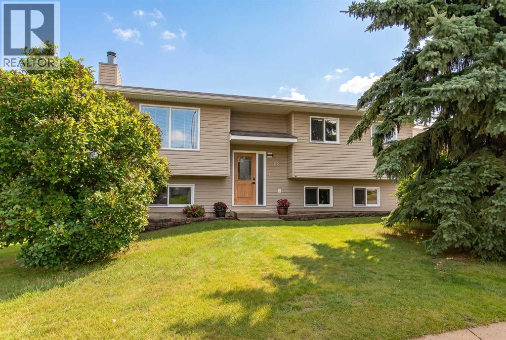 Listing photo – 22 Bruns Crescent, Lacombe
