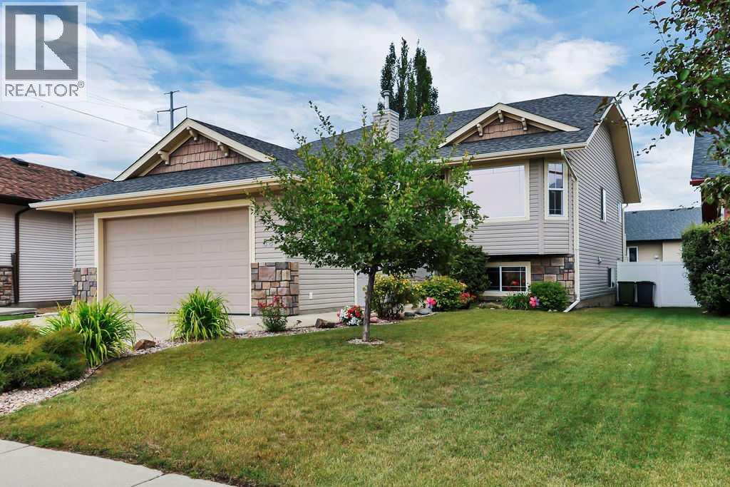 Listing photo – 68 Isbister Close, Red Deer