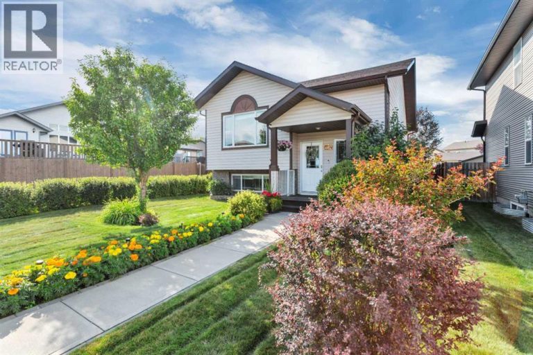 Listing photo – 4402 54 Street, Rocky Mountain House