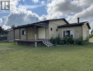 Listing photo – 5613 48 Avenue, Ponoka