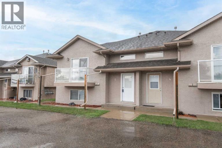 Listing photo – 5, 4626 44 Street, Sylvan Lake