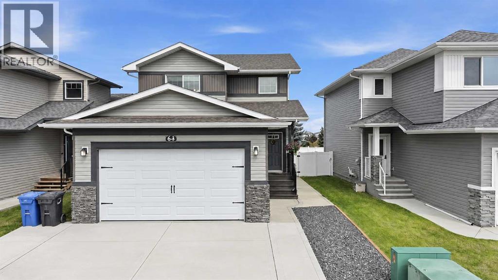Listing photo – 64 Henderson Crescent, Penhold
