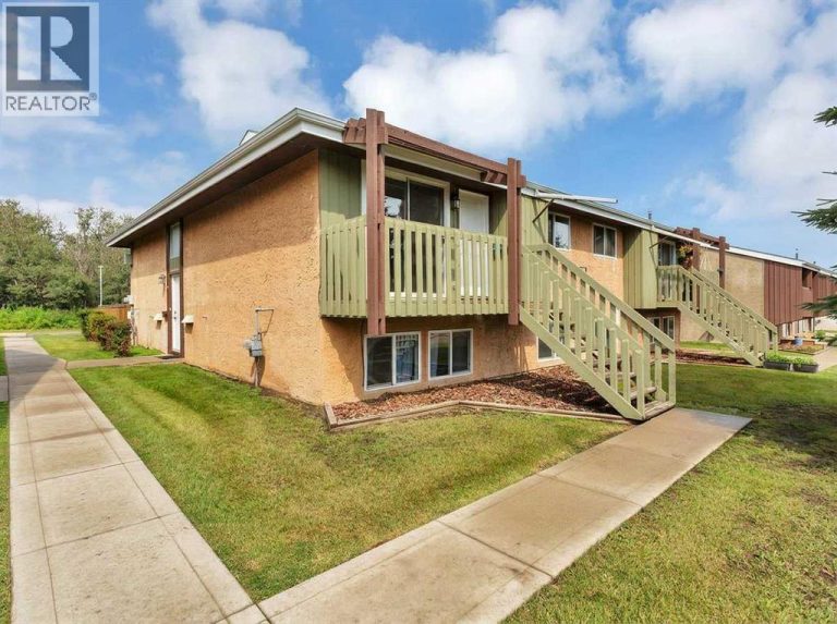 Listing photo – A, 5946 45 Avenue, Lacombe