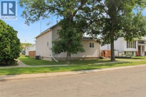 Listing photo – 5129 51 Street, Daysland