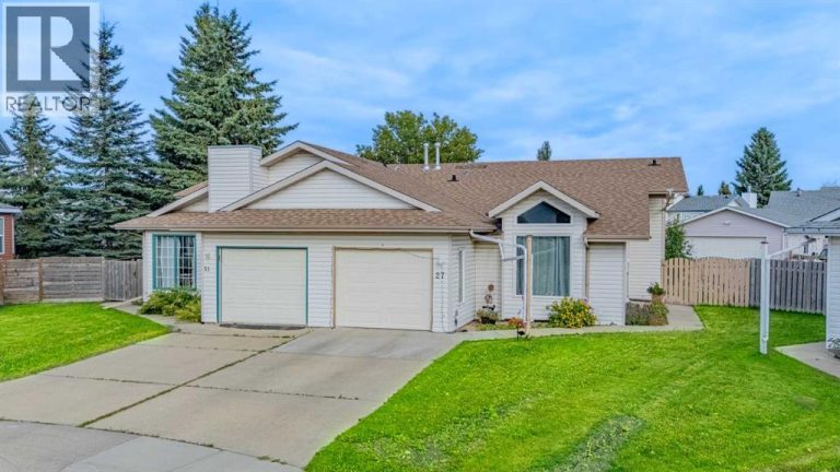 Listing photo – 27 Escott Close, Red Deer