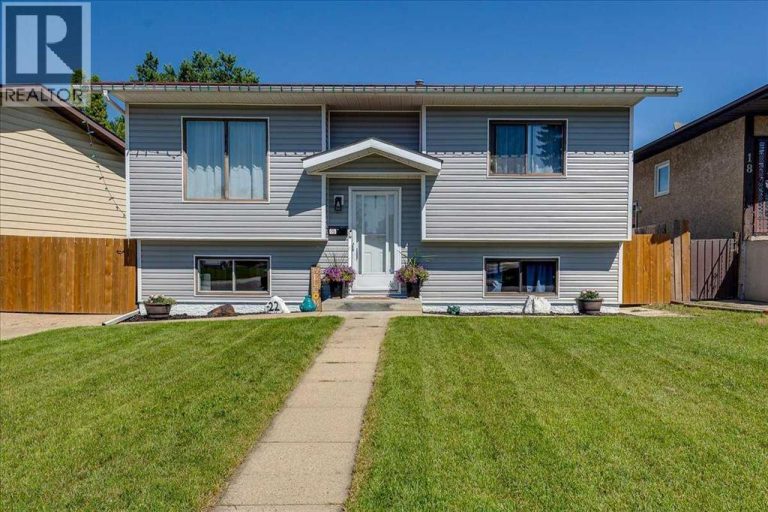 22 Greenham Drive, Red Deer