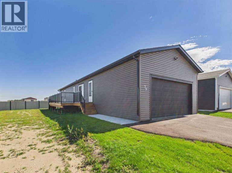 Listing photo – 79 McKay Place, Blackfalds