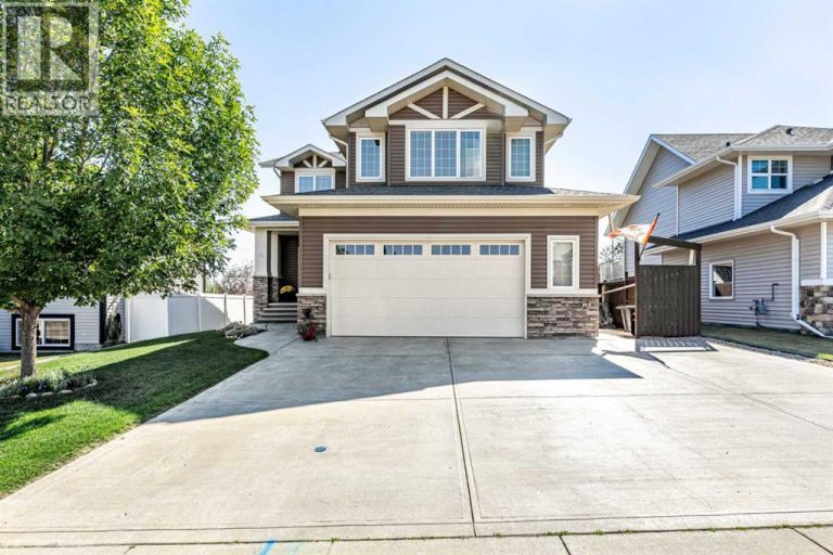 Listing photo – 12 Edina Close, Lacombe