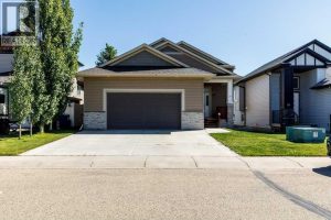 Listing photo – 77 Alderwood Close, Blackfalds