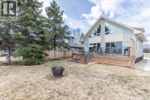 Listing photo – 33 Lakeshore Drive, Grandview