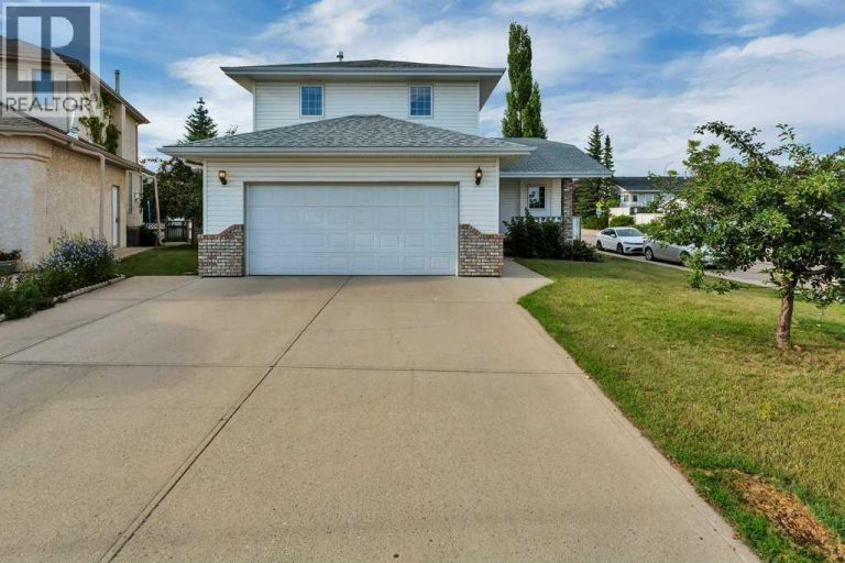 83 Lawrence Crescent, Red Deer