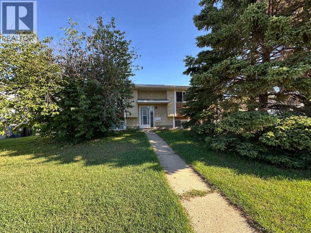 Listing photo – 6008 57 Avenue, Ponoka