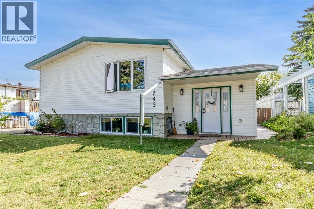 Listing photo – 4743 47 Street, Sylvan Lake