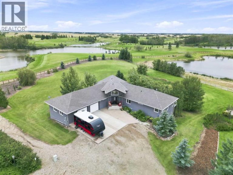 Listing photo – 2 Pheasantback Close, Stettler