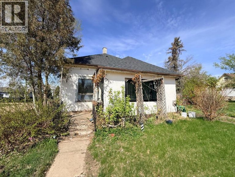 Listing photo – 4802 47 Street, Stettler