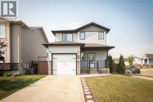 Listing photo – 2 Almond Crescent, Blackfalds