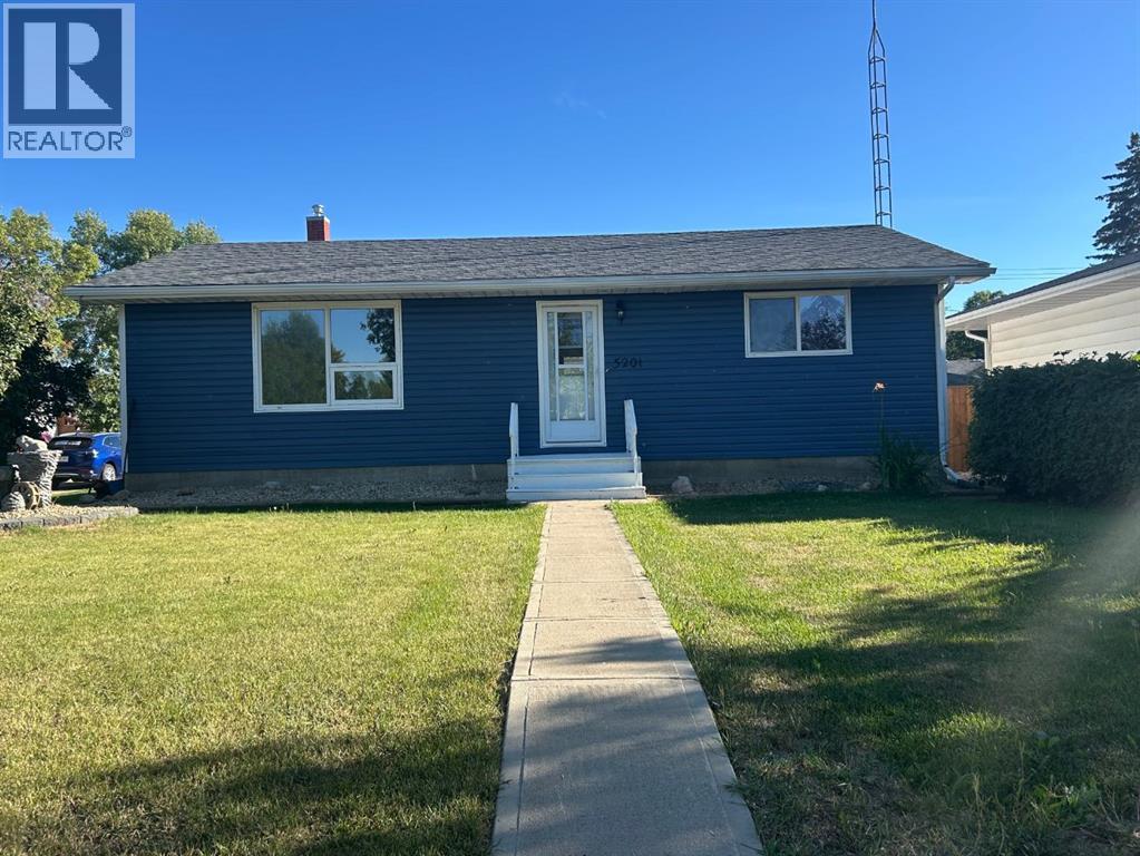 Listing photo – 5201 54 Avenue, Camrose