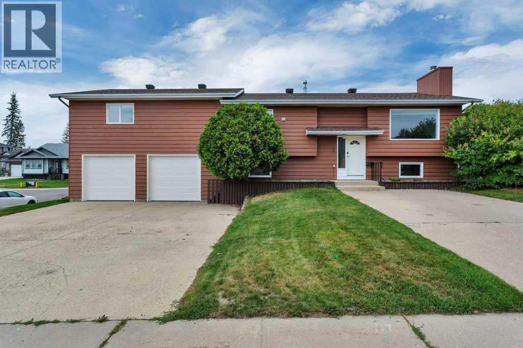 Listing photo – 3 Goodacre Close, Red Deer