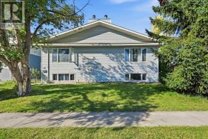 Listing photo – 3702 51 Avenue, Red Deer
