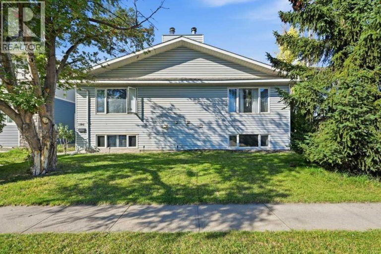 Listing photo – 3702 51 Avenue, Red Deer