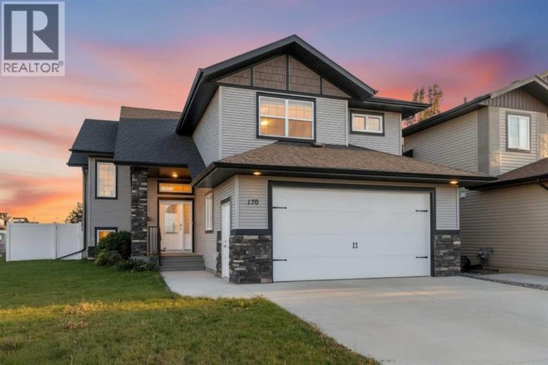 Listing photo – 170 Morris Court, Blackfalds
