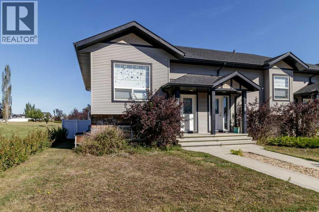 Listing photo – 74 Hawkridge Boulevard, Penhold