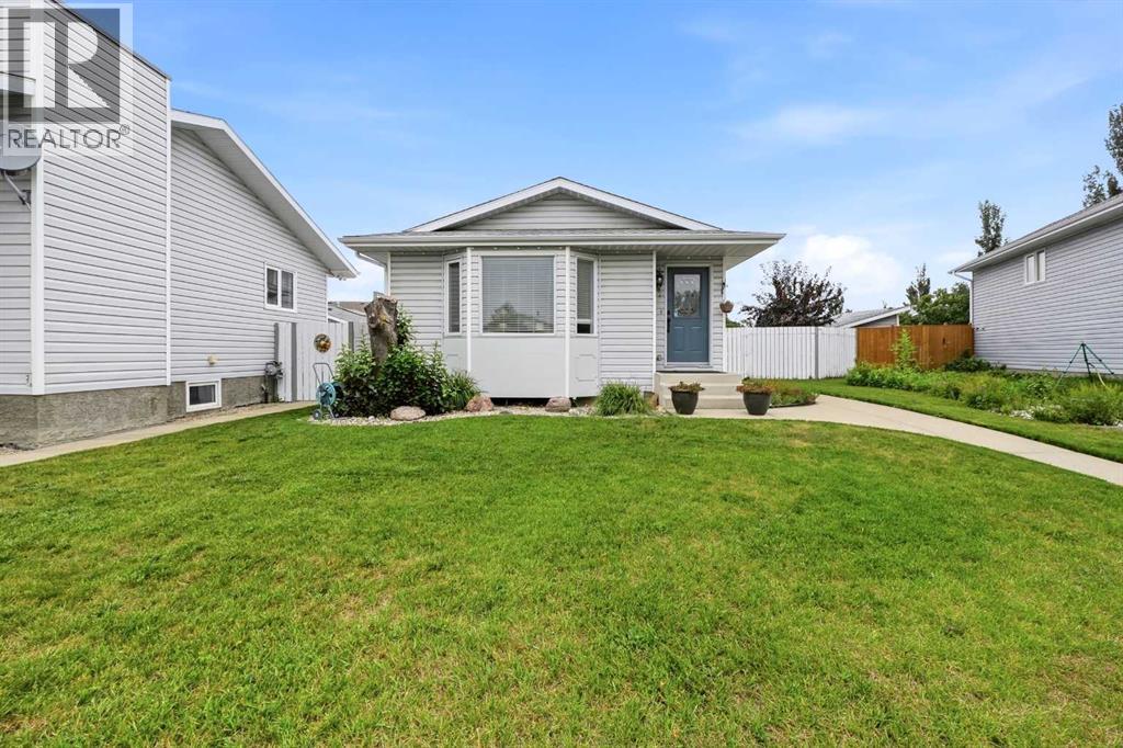 Listing photo – 37 Sunrise Crescent, Blackfalds