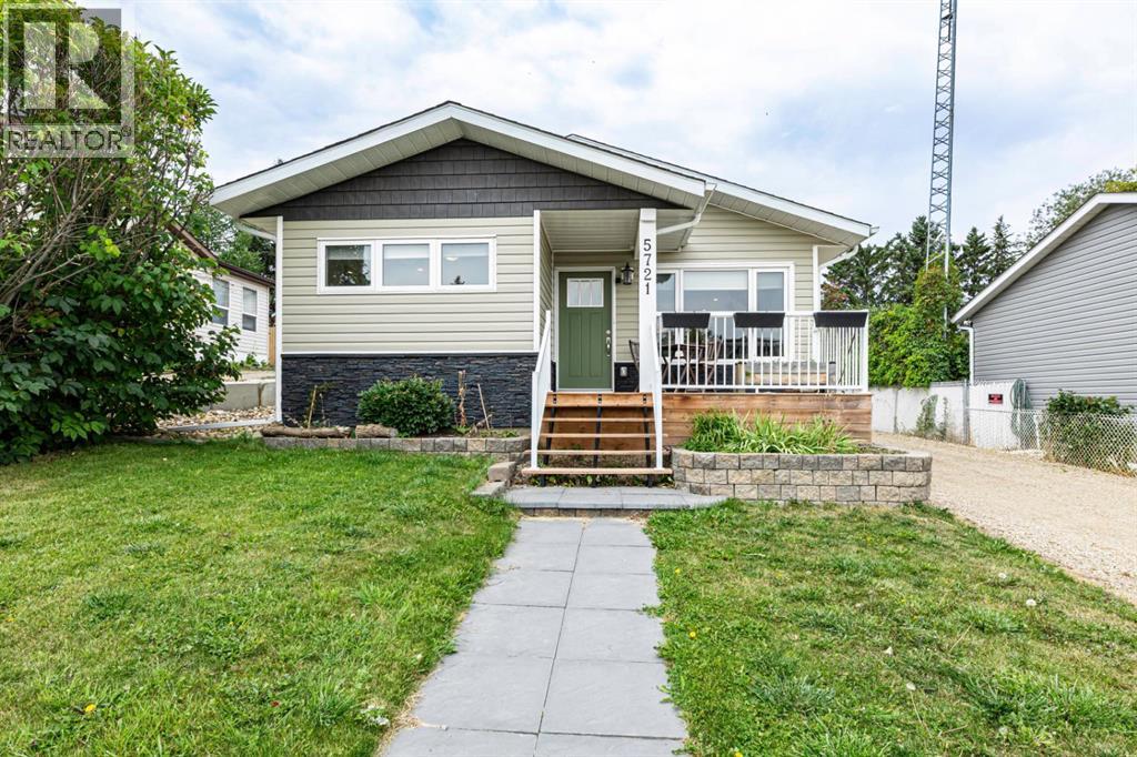 Listing photo – 5721 51 Avenue, Innisfail