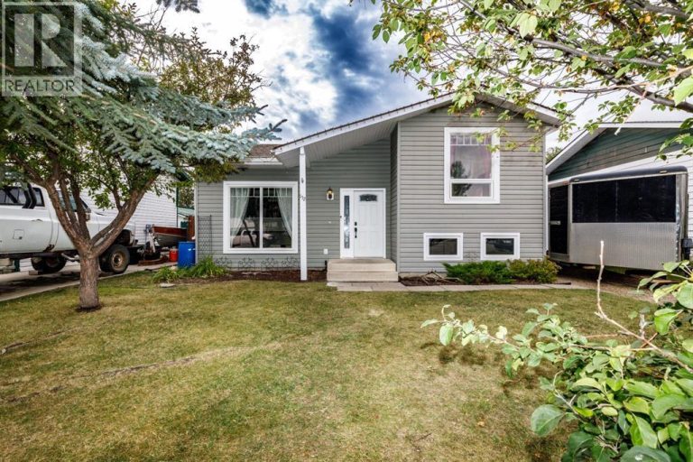 Listing photo – 152 Dundee Crescent, Penhold