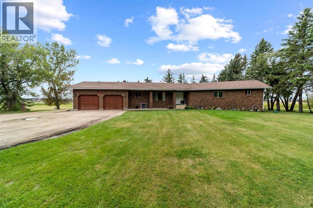 Listing photo – 5220 68 Street, Camrose