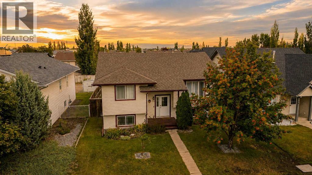 Listing photo – 30 Kirkland Close, Red Deer