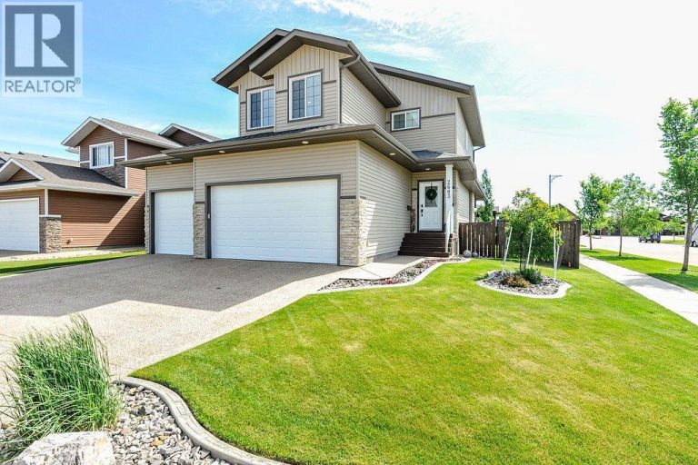 Listing photo – 2603 63 Street, Camrose