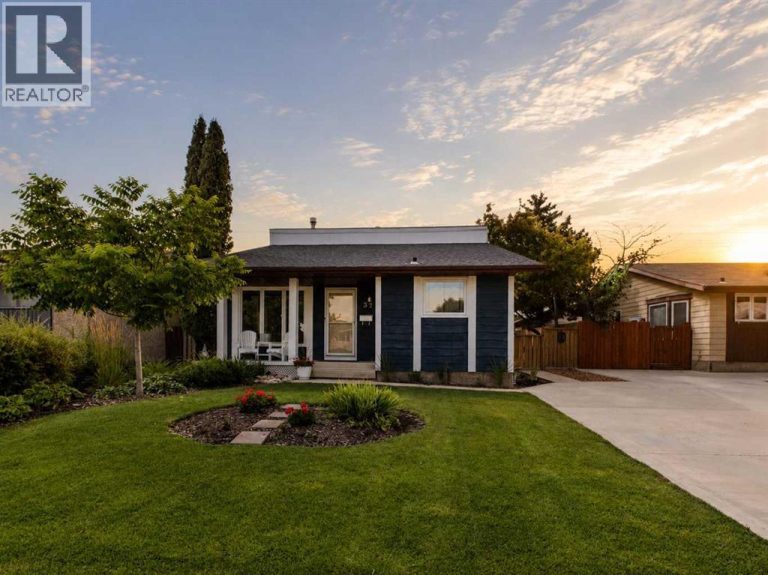 Listing photo – 32 Haliburton Crescent, Red Deer