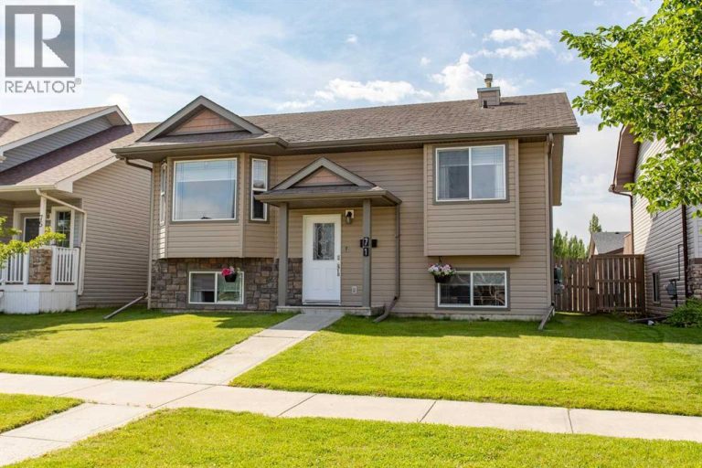 Listing photo – 71 Vanier Drive, Red Deer