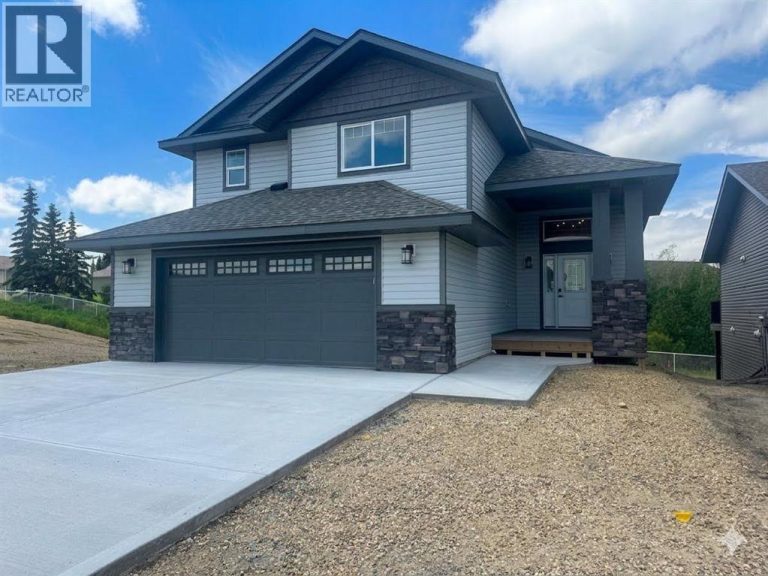 Listing photo – 8 Henner’s Place, Lacombe
