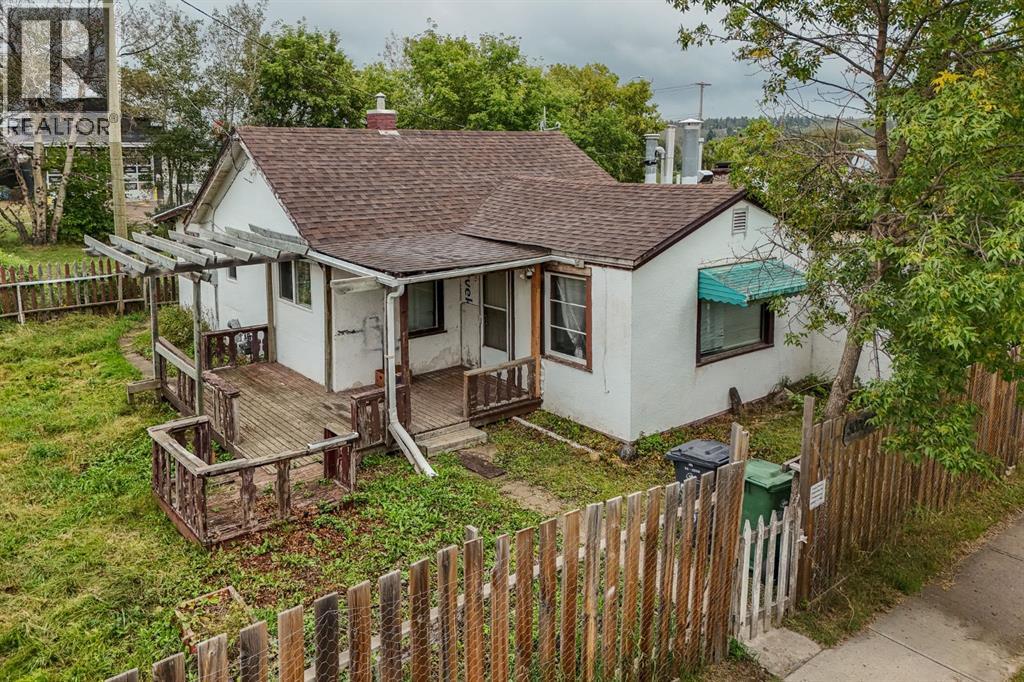 Listing photo – 5006 47 Avenue, Ponoka