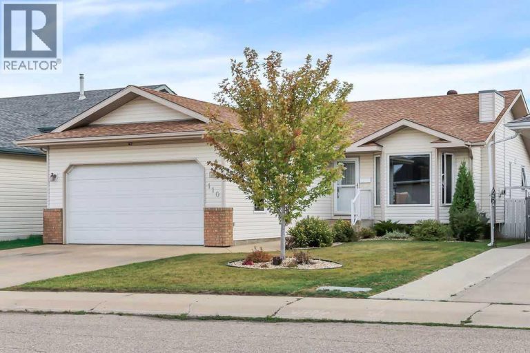 110 Lord Close, Red Deer
